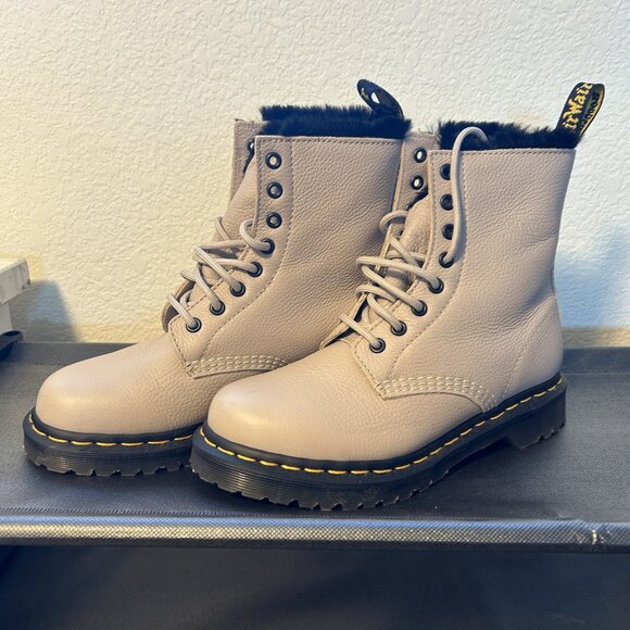 Dr Martens boots - 1460 Serena - fur lined - women's size 7 - taupe - Picture 2 of 5